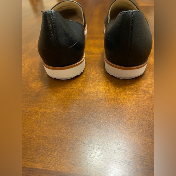 Women’s Adrienne Vittadini Latka Black Leather Flats Size 7.5 - Picture 12 of 12